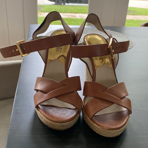 Michael Kors heels - Picture 1 of 4